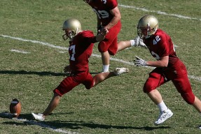 开云体育APP下载-伊朗稳稳拿下巴黎，萨卡关键时刻站出来，当足球成为民族情绪的出口