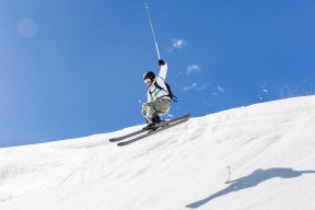 开云官网2026-季后赛抢七之夜，贝恩关键进球定乾坤，篮球之神的骰子掷向凡人