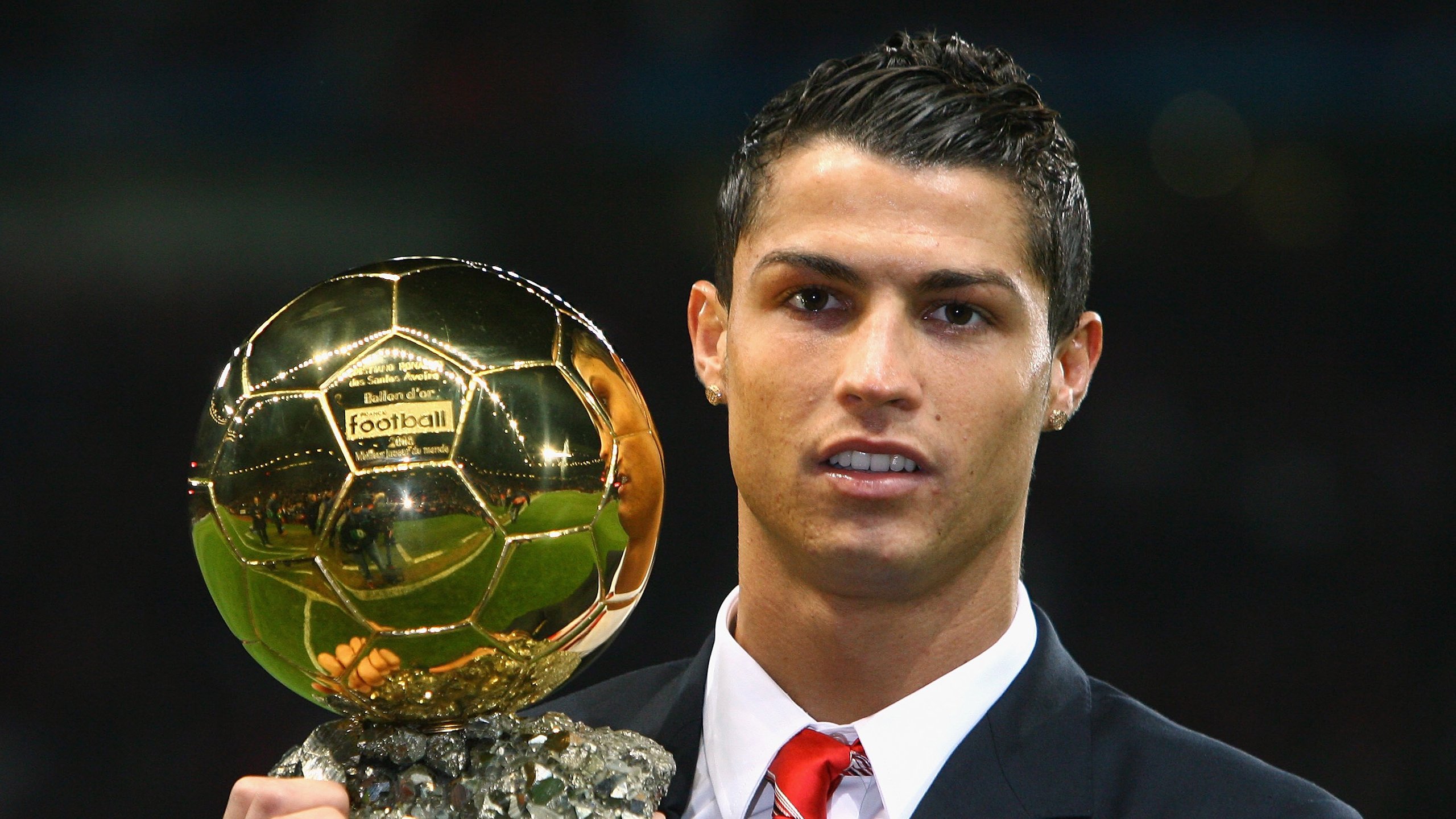 德甲争冠战惊现法甲密码，里昂冰封莱万，战术革命悄然降临