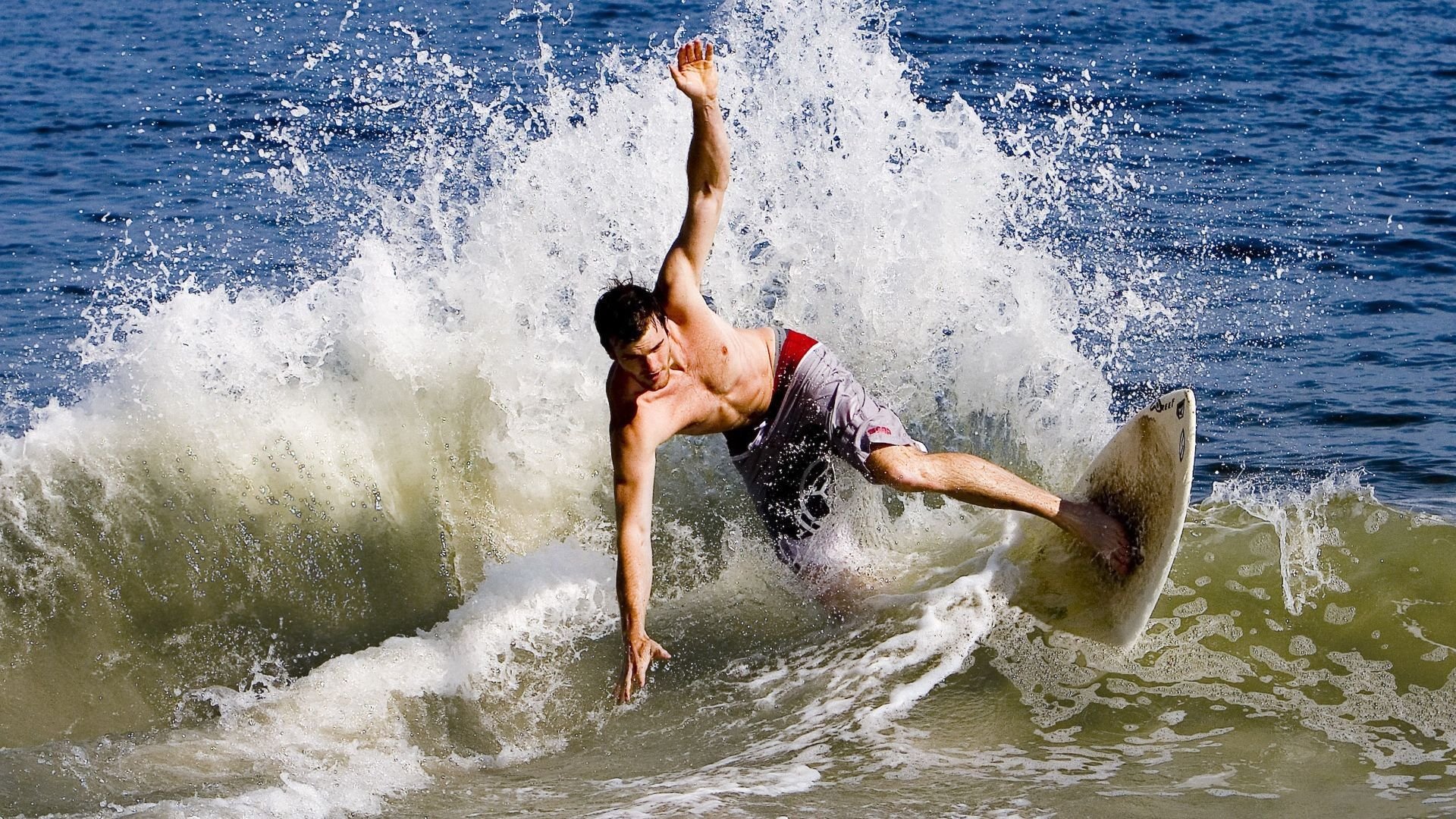 新疆队战术压制掘金，美加墨世界杯焦点战背后的地缘博弈