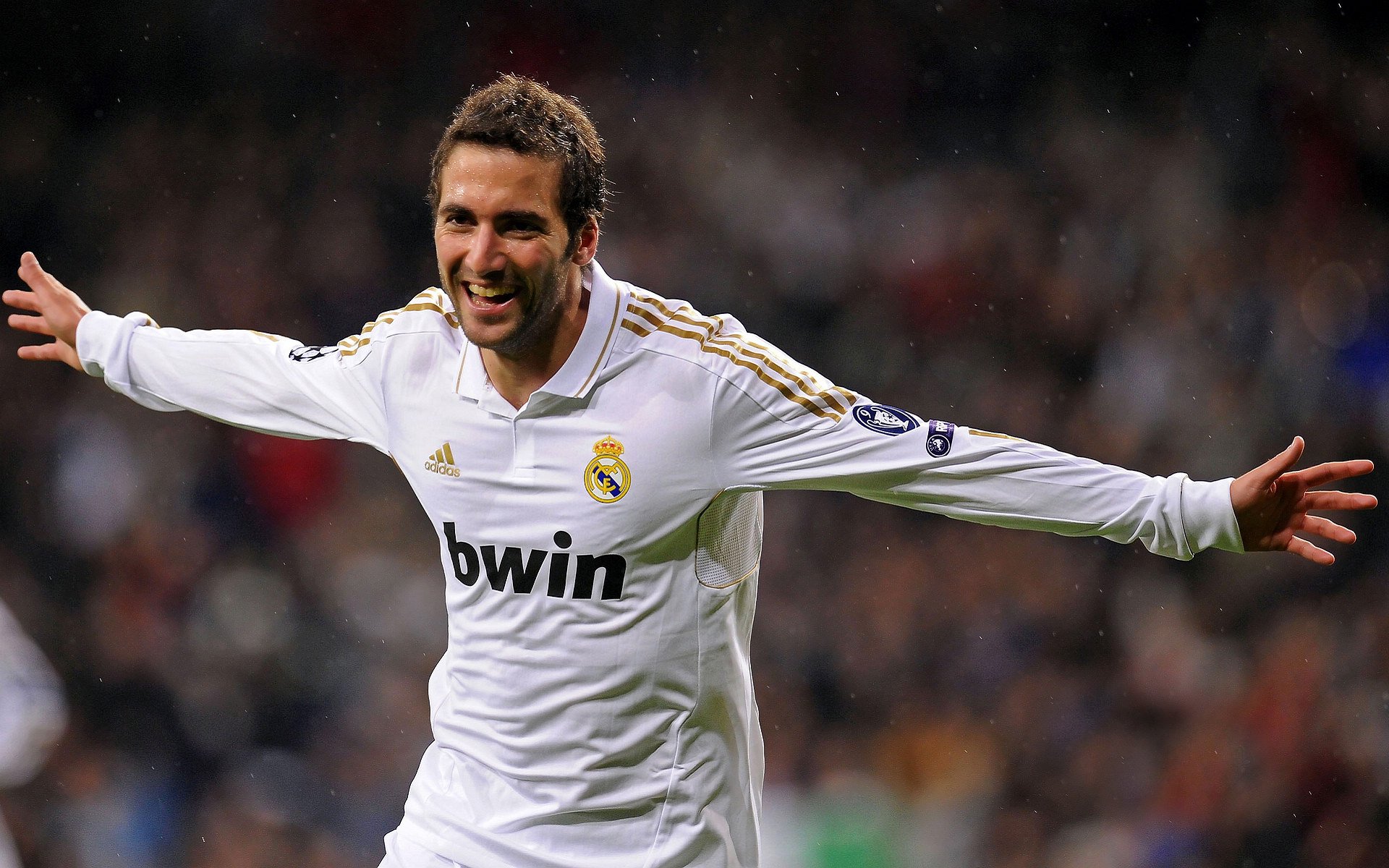 贝林厄姆,从伯纳乌到安菲尔德,他如何成为利物浦制霸马赛的关键先生?