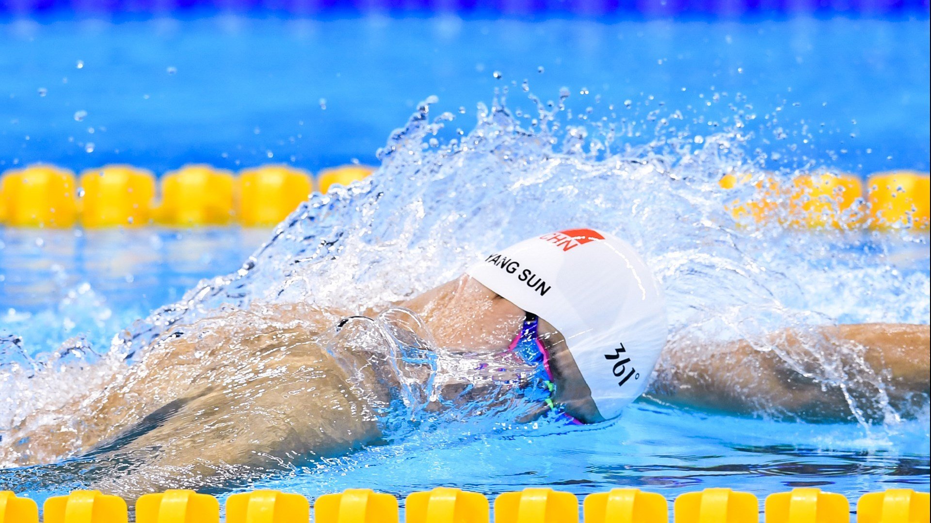 德甲争冠战之夜，阿劳霍的完美交响，一个后卫如何定义冠军的品格