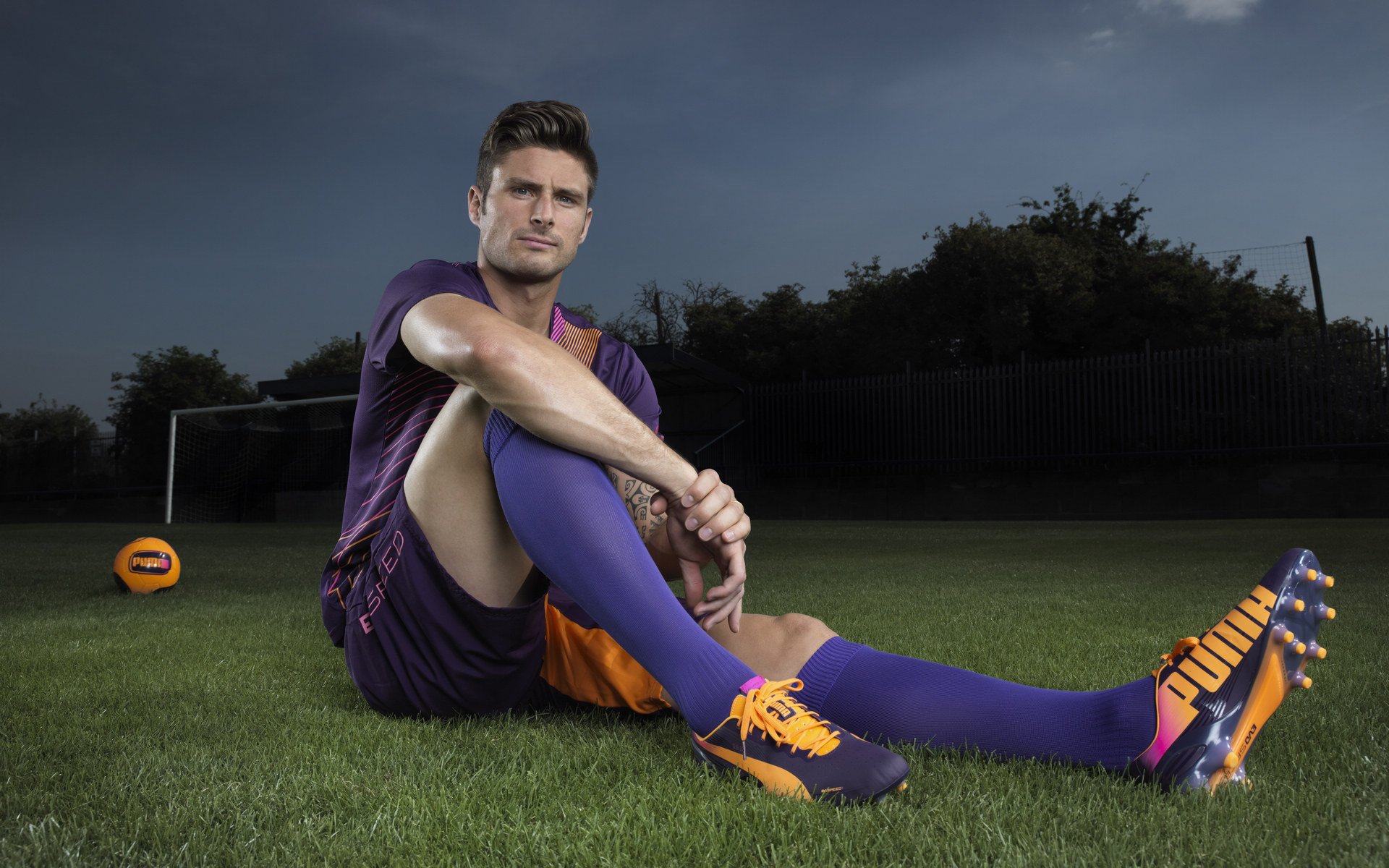 深圳铁壁锁江东，班凯罗烈焰灼广厦